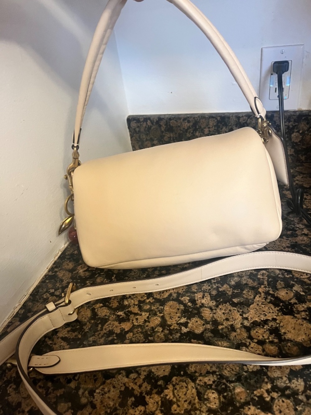 Coach Pillow Tabby 26 Leather Shoulder Bag Ivory - Picture 4 of 8